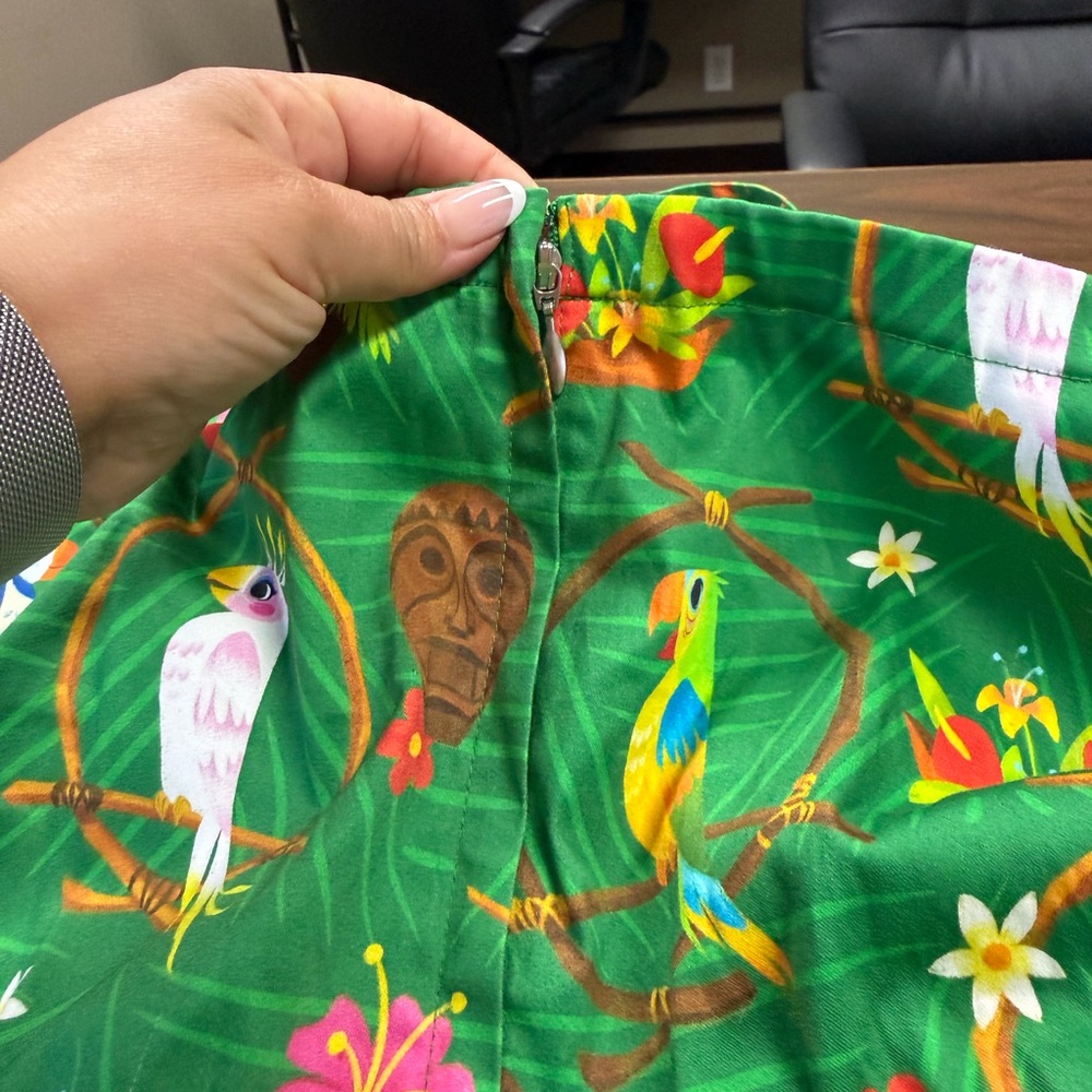 New with tags- Disney Enchanted Tiki Room Tropical Green Dress 3x Plus size - Picture 3 of 9